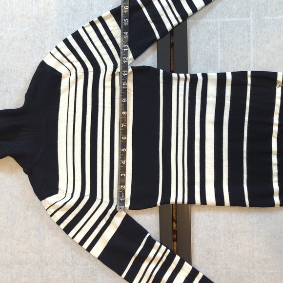 2/40 Striped Guess turtleneck sweater - Picture 10 of 12